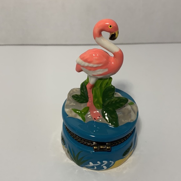 Flamingo Trinket Pill Box With Fish Trinket Tropical Flamingo Fish Water 4”H - Picture 6 of 13